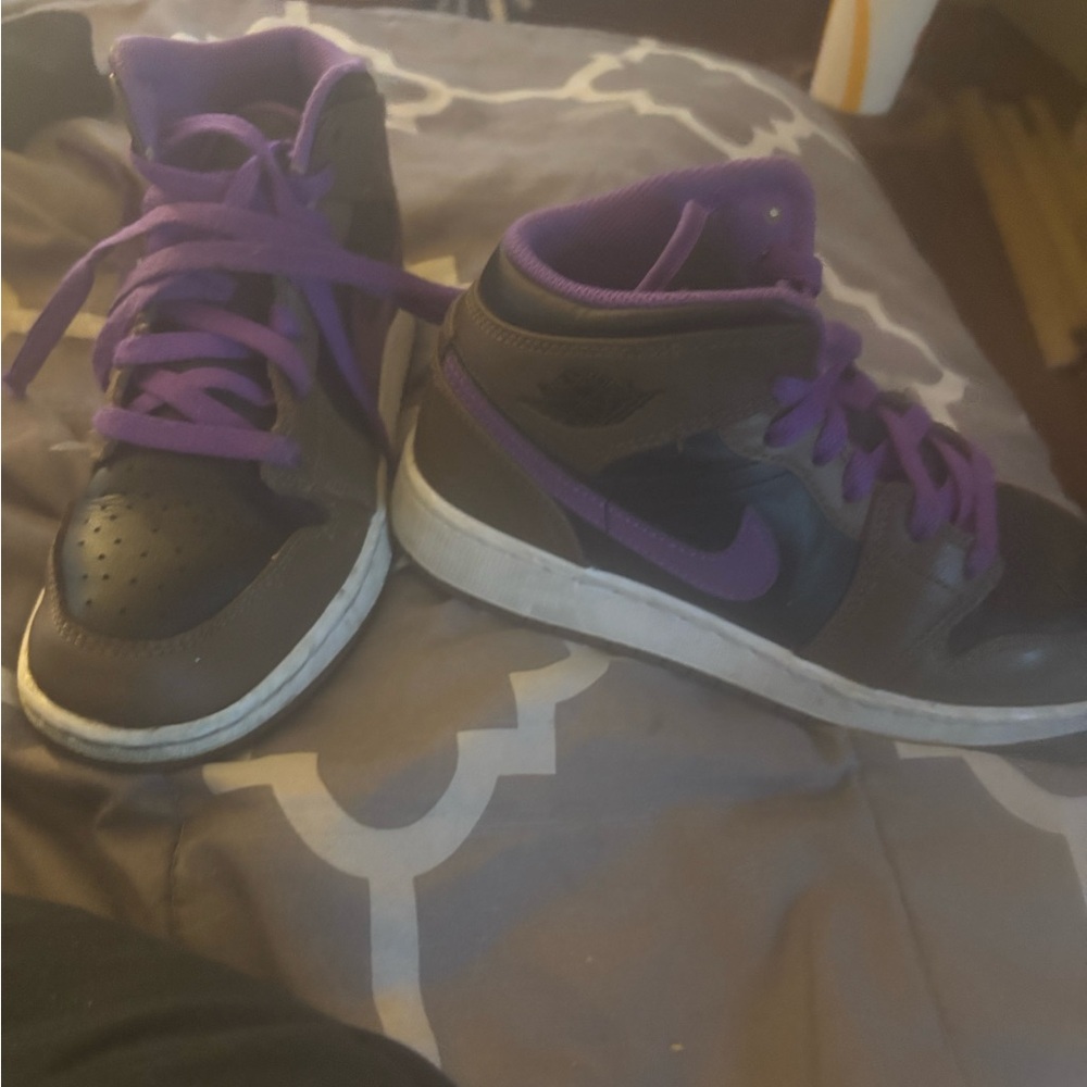 Nike Purple and Black Sneakers